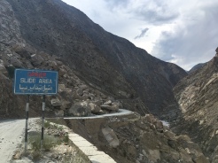 Landslides zijn een probleem voor deze wegen.